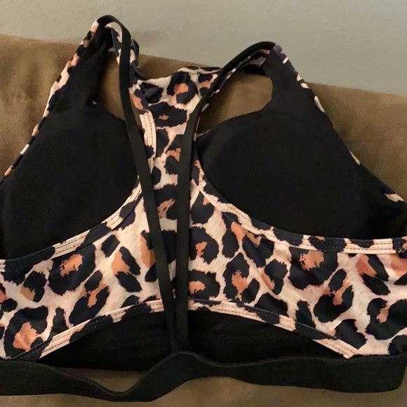🐆🆕 High Support Leopard Sports Bra🆕🐆 - Picture 6 of 7